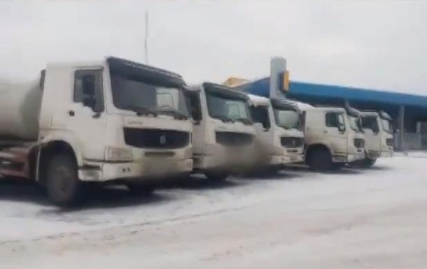 На границе задержали пять бетономешалок из Крыма