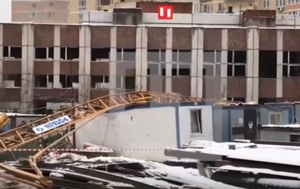 В Москве рухнул 20-метровый башенный кран