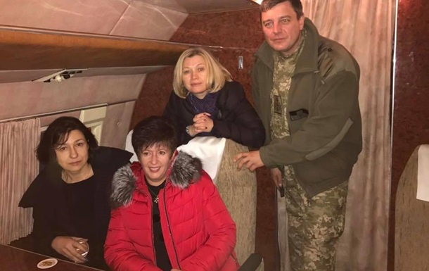 Украинская группа вылетела на Донбасс для обмена военнопленными