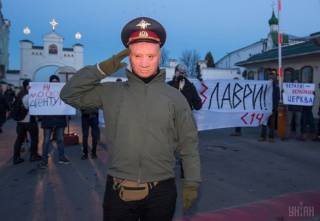 Политологи связывают блокирование Киево-Печерской лавры с катастрофическими событиями в Запорожье