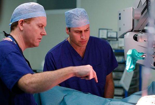 Принц Уильям стал свидетелем новаторской операции по удалению редкой формы рака