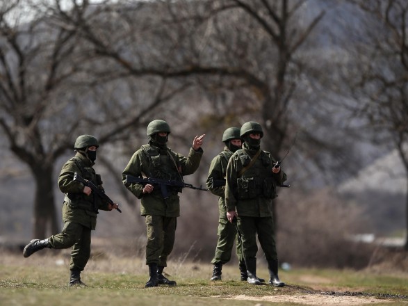 Песков именовал "жестом благой воли" предложение Путина по военной технике из Крыма