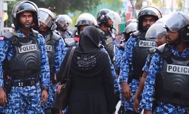 Аресты и армия у парламента: на Мальдивах требуют импичмента