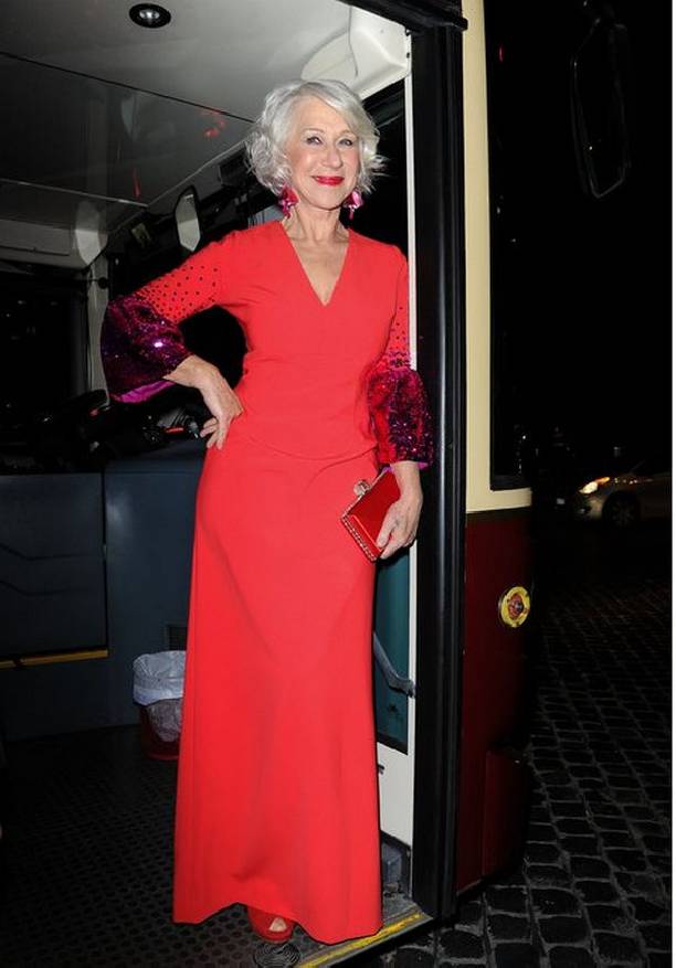 72-летняя Хелен Миррен в красном платьице превзошла всех на вечеринке