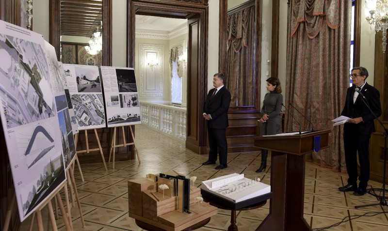 Дуже символічно, що переміг український чертеж – Президент брав участь у презентації архітектурного проекту-переможця «Меморіал Героїв Небесної Сотні»