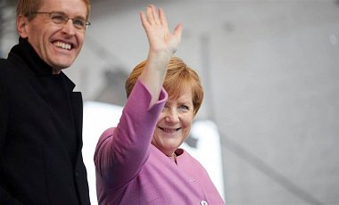 Меркель откроет крупнейшую туристическую выставку: детали