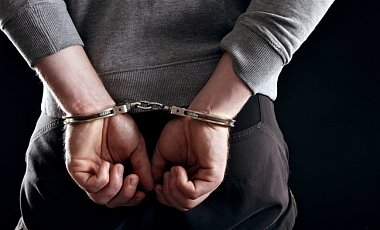 Задержали 17-летнего подозреваемого в нападении на экс-депутата