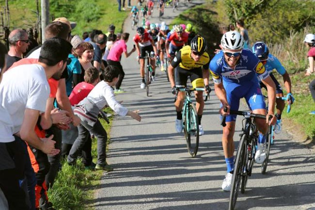 Француз Алафилипп победил на первом этапе велогонки «Тур страны Басков»; Марк Падун – 61-й