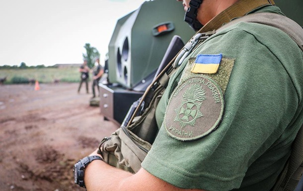 Сутки на Донбассе: 30 обстрелов, ранен военный