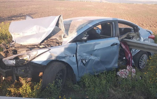 В Одесской области машина нанизалась на отбойник, погиб ребенок