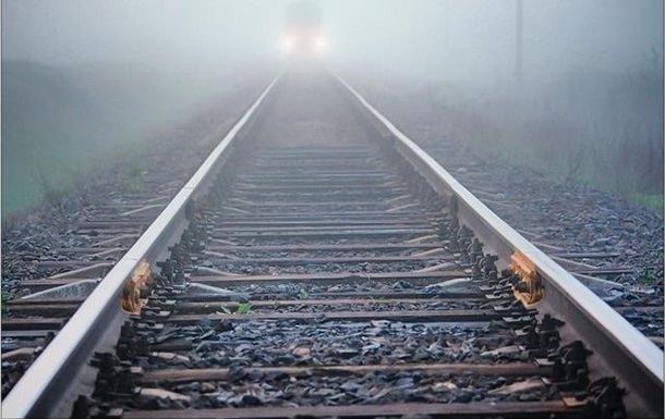 В Житомирской области поезд сбил мужчину, спавшего на рельсах