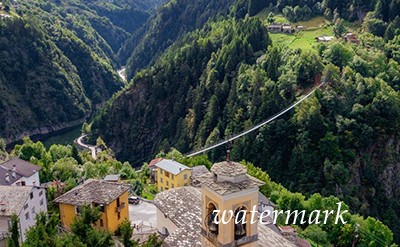 В Италии раскрывается самый высочайший в Европе тибетский мост