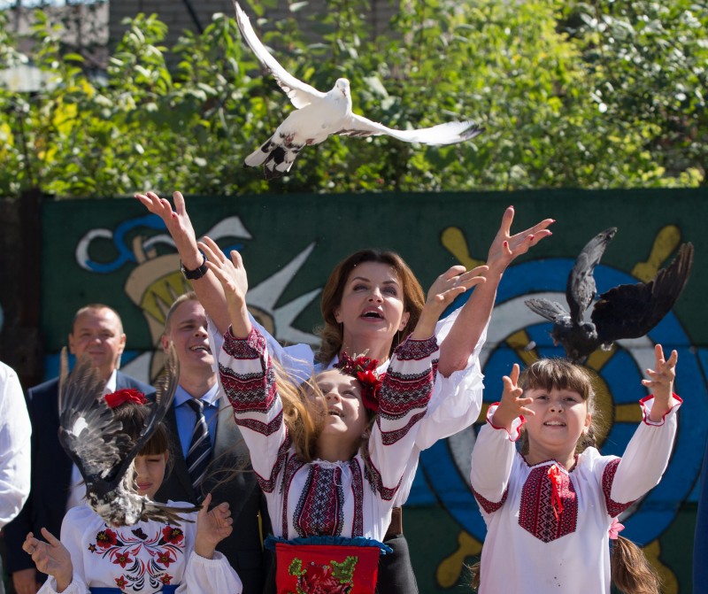 Марина Порошенко в Слов’янську разом із дітьми Донеччини відзначила Міжнародний день миру